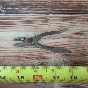 Mini Die-Cast Pliers – Unbranded – Small Vintage Style Tool